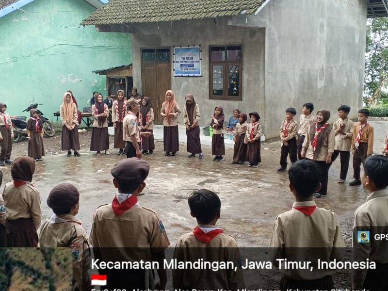 SMPN 4 Mlandingan Satu Atap Laksanakan Kegiatan Ekstrakurikuler Pramuka